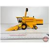 Image 2 : New Holland TX34 Combine with Corn Header (Scale 1:42)