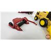 Image 5 : Collector Combo : New Holland (Variety of 10 pcs) (Scale 1:64)