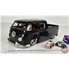 Image 2 : Collector Combo: VW Bus/Truck (Scale 1:24) & Micro VW Toys