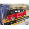 Image 6 : Jada Toys (3): - '62 Volkswagen Bus (Blue/White) (2006) - '62 Volkswagen Bus (Red/Black) (2006) - '7