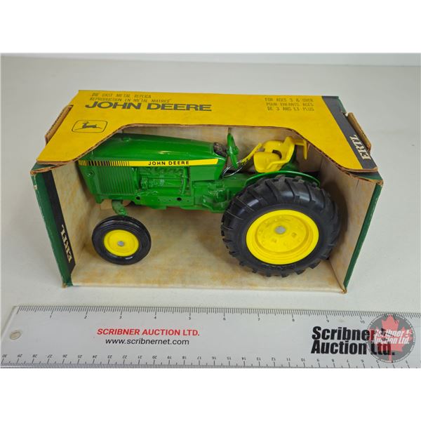 John Deere Utility Tractor : (ERTL) (Scale 1:16) (Box Measures : 4-1/2"H x 9"W x 5"D)