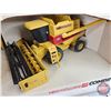 Image 5 : New Holland Combine : Special Edition (ERTL) (Scale 1:32) (Box Measures : 6"H x 14"W x 9-3/4"D)