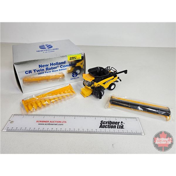 New Holland CR Twin Rotor Combine : 2005 Farm Show Edition (ERTL) (Scale 1:64) (Box Measures : 4"H x