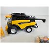 Image 4 : New Holland CR Twin Rotor Combine : 2005 Farm Show Edition (ERTL) (Scale 1:64) (Box Measures : 4"H x