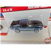 Image 6 : Hot Wheels Classics (3) : Mustang Mach 1 (Scale 1:64)