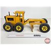 Image 4 : Tonka Grader (Repainted) (Measures : 7"H x 8"W x 16-1/2"L)