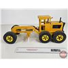 Image 8 : Tonka Grader (Repainted) (Measures : 7"H x 8"W x 16-1/2"L)