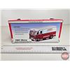 Image 5 : Lennox 1961 Divco Model 70 Dividend Step Van (Scale 1:34) (Box Measures : 4-1/2"H x 9-1/2"W x 4-1/4"