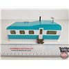 Image 2 : Rail King By M.T.H. Electric Trains : Mobile Home (Turquoise & White) ("O" Scale) (Box Measures : 7-