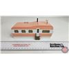 Image 2 : Rail King By M.T.H. Electric Trains : Mobile Home (Salmon & White) ("O" Scale) (Box Measures : 7-1/4