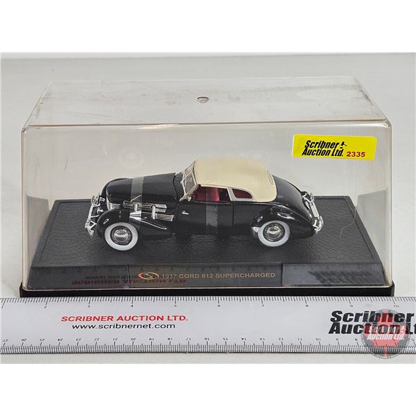 Model Car : 1937 Cord 812 Supercharged (In Case) (Scale 1:43) (Case Measures : 4-1/4"H x 8-3/4"W x 3