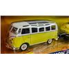 Image 3 : Road & Track Hot Haulers & Cool Cars : Volkswagen Van Samba w/ Volkswagen New Beetle (Scale 1:25) (B