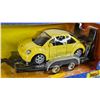 Image 4 : Road & Track Hot Haulers & Cool Cars : Volkswagen Van Samba w/ Volkswagen New Beetle (Scale 1:25) (B