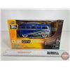 Image 2 : Dub City Model Kit : 1962 Volkswagen Bus (Jada Toys) (Scale 1:24) (Box Measures : 6-1/2"H x 10-3/4"W