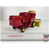Image 6 : New Holland Sperry Rand Combine (ERTL) (Scale 1:32)