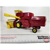 Image 8 : New Holland Sperry Rand Combine (ERTL) (Scale 1:32)