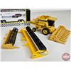 Image 2 : New Holland Farm Equipment & Tractor Trailer (Scale 1:64)