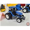 Image 4 : New Holland Farm Equipment & Tractor Trailer (Scale 1:64)