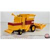 Image 5 : New Holland TR85 Combine (Britains) (Plastic & Diecast) (Scale 1:32)