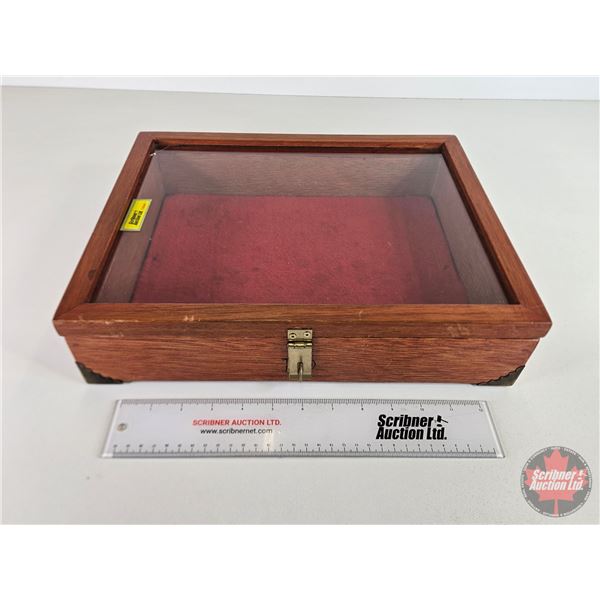 Counter Top Display Case : Glass Flip Top (Note: Small Crack in Glass) (Total Measures: 3-1/2"H x 14