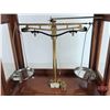 Image 3 : Antique MICROID Apothecary Analytical Balance Scale in Display Case (Wood / Glass) (Case Measures: 1