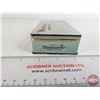 Image 4 : Winchester Cigarettes Tin (1-1/2"H x 6"W x 3"D)