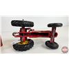 Image 13 : Massey Harris : Tractor / Wagon "Lincoln" "Canada" (Scale 1:16)