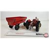Image 4 : Massey Harris : Tractor / Wagon "Lincoln" "Canada" (Scale 1:16)