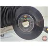 Image 7 : 45's Collection in Wire Stand (60) : Incl. Porter Wagoner, Connie Francis, The Drifters, Ray Charles