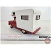 Image 6 : TONKA Jeep Wagoneer Camper Truck (Repainted) (5"H x 3-1/2"W x 9-1/2"D)