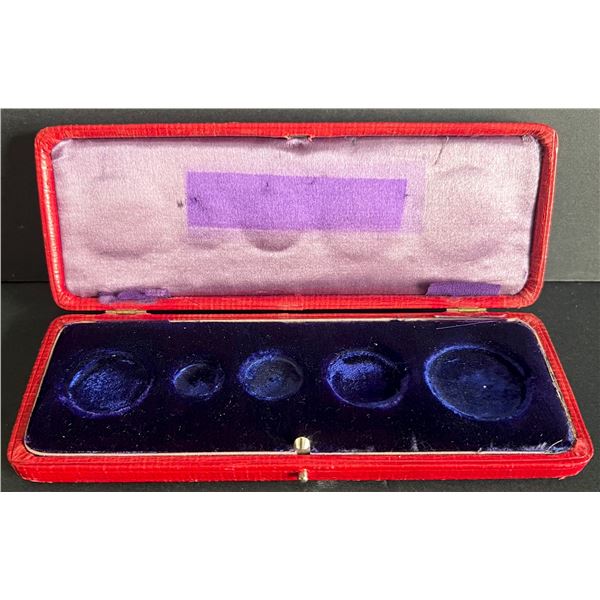 Specimen Box; 1908 Case 6b - 5 Coin Red Leather case. Note that interior colours do show fading.