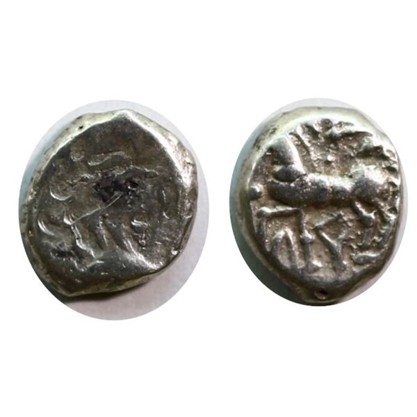 Gaul (Central), Lingones, Silver Quinarius, Kaletedoy, Circa 120/100-50 BC, Obv. Helmeted head left.