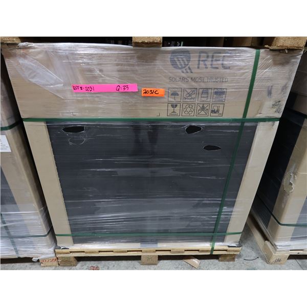 Qty 33 REC 365W Solar Panel Modules  REC365NP2BLK