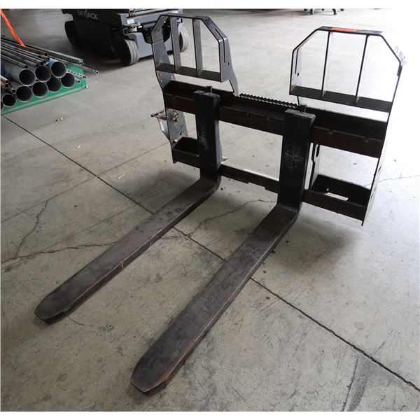 Bobcat Pallet Forks Attachment 46" W, Forks 41"L