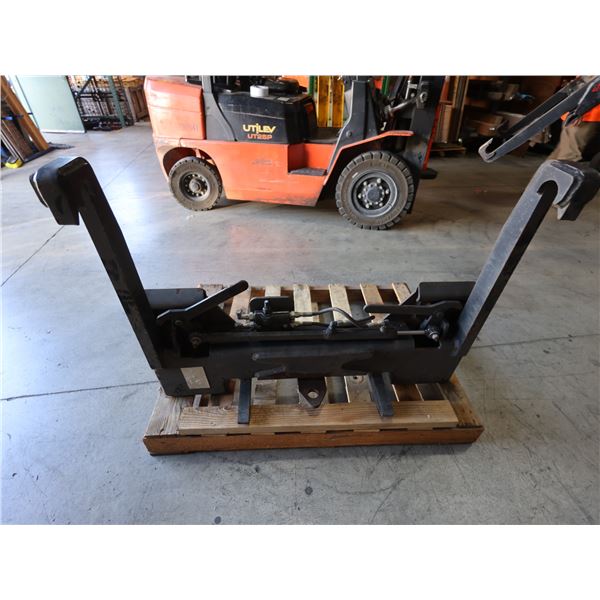 Arrow 1002982-2966-H Heavy Equipment Quick Attach Adapter Attachment