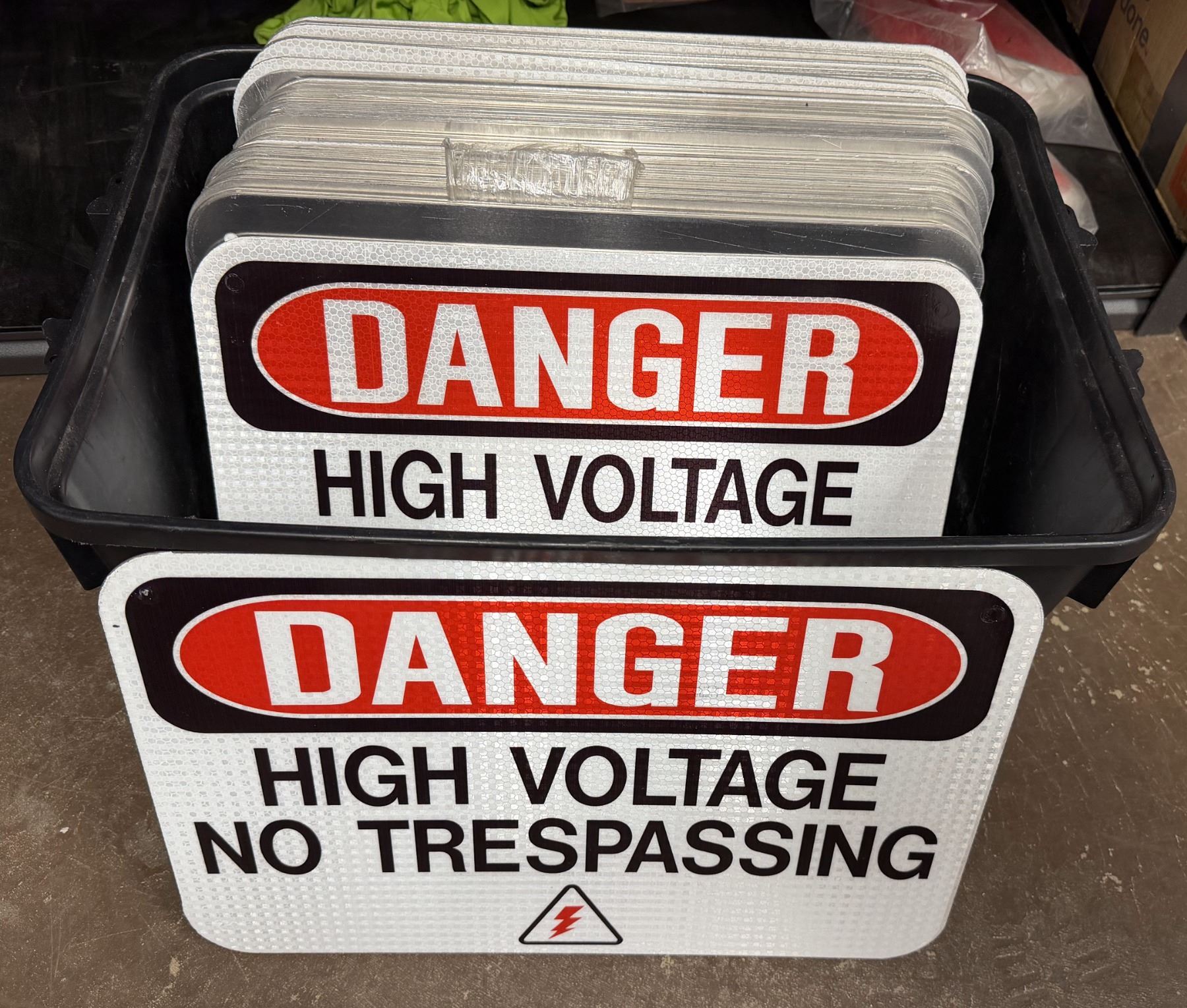 Do Not Multiple Box Sign Multiple Signs: Danger High Voltage No Trespassing - Oahu Auctions