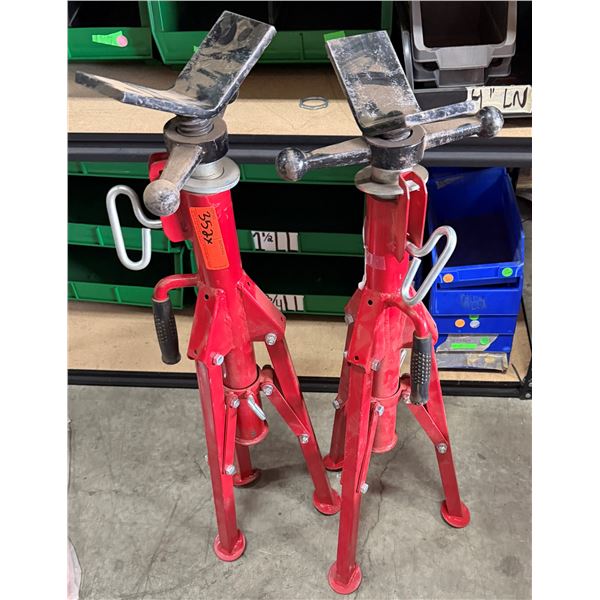 Qty 2 V-head Pipe Jack Stands