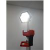 Image 10 : Milwaukee 2131-20 Rocket Dual Power Tower Light
