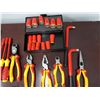 Image 8 : Wiha Master Electrician's Insulated Tool Kit: Screwdrivers & T-handle Drivers, Pliers, etc in Case