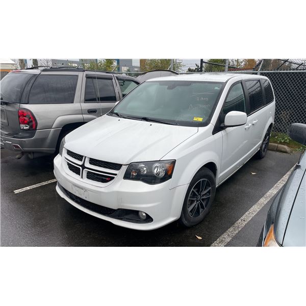 2018 DODGE GRAND CARAVAN GT, 4DRSW, WHITE, VIN 2C4RDGEG2JR313505,