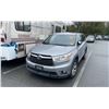 Image 1 : 2015 TOYOTA HIGHLANDER LE, 4DRSW, SILVER, VIN 5TDBKRFH1FS151746,