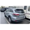 Image 2 : 2015 TOYOTA HIGHLANDER LE, 4DRSW, SILVER, VIN 5TDBKRFH1FS151746,
