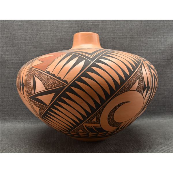HOPI POTTERY OLLA (COYOTE)