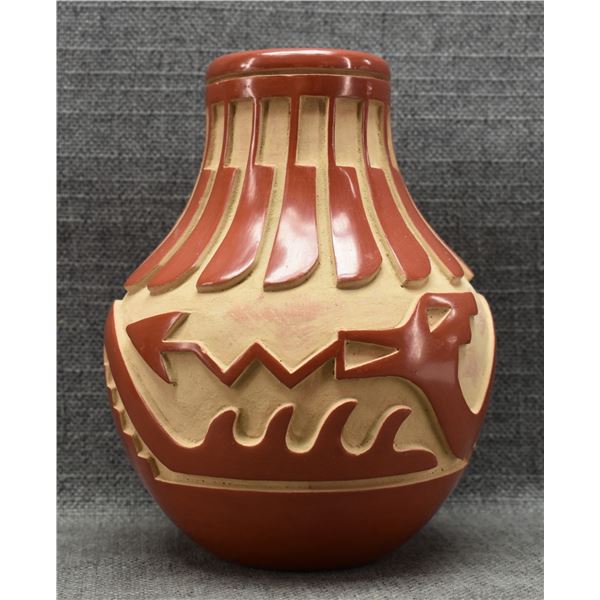 SANTA CLARA POTTERY VASE (ANNA ARCHULETA)