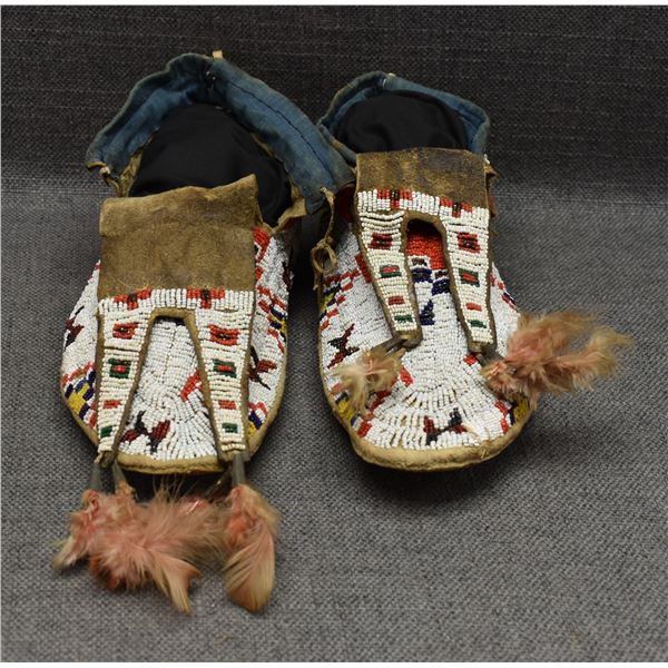 PLAINS BEADED MOCCASINS