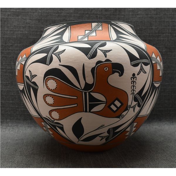 ACOMA POTTERY JAR ( F ARAGON)
