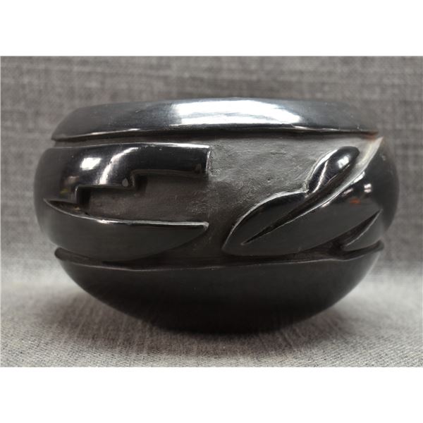 SANTA CLARA POTTERY BOWL (MIDA TAFOYA)