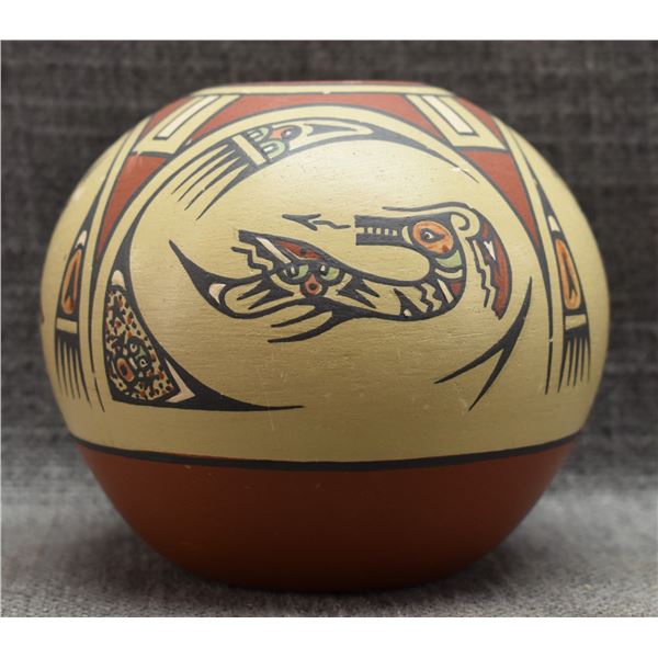 SANTA CLARA POTTERY JAR (MARGARET GUTIERREZ)