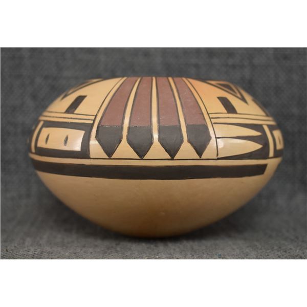 HOPI POTTERY JAR (L NAMINGHA)