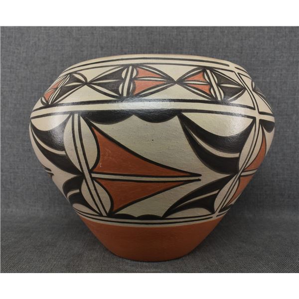 SANTO DOMINGO POTTERY OLLA (AMBROS ATENCIO)